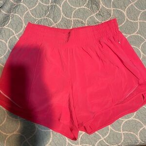 RARE! Lululemon hotty hots - size 8 - 4inch in lip gloss